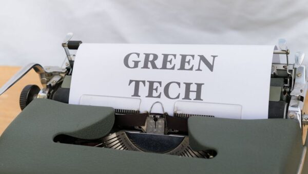 How to Travel Sustainably as a Tech Enthusiast