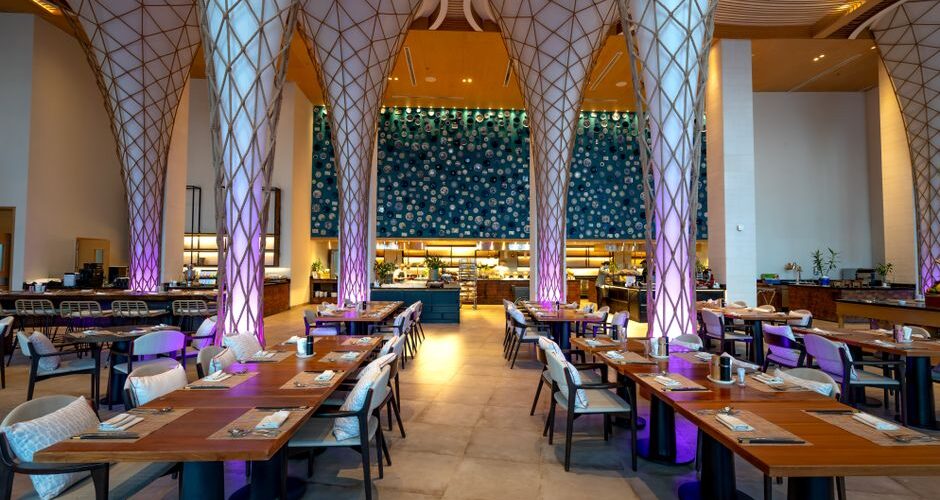 Quantum Cafés and Holographic Hideouts: A Geek’s Journey Through Futuristic Dining in 2026